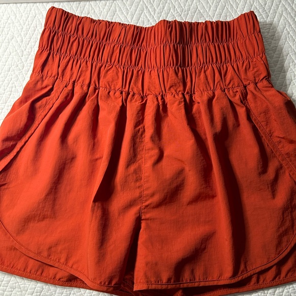 Deana women’s size L windbreaker, smocked, high waisted, shorts, built-in briefs - Picture 3 of 7